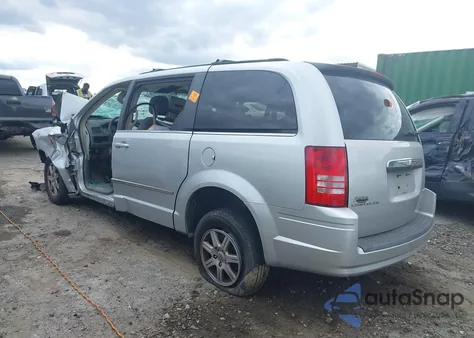 2010 Chrysler Town & Country Touring из США, поврежденный, VIN 2A4RR5D10AR501078